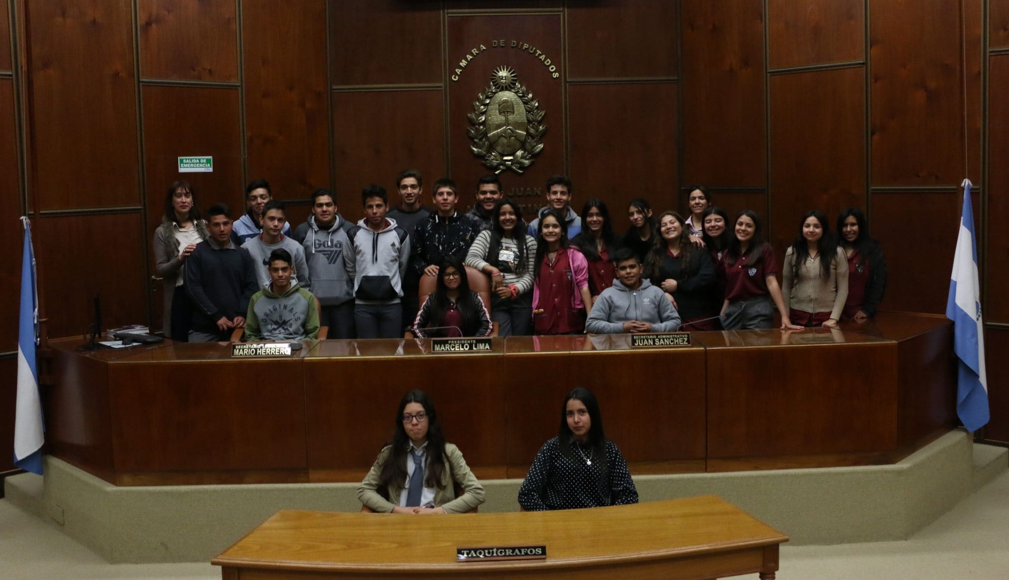 Alumnos y docentes del colegio Augusto Pulenta, departamento San Martín, presentes en la Cámara de Diputados- año 2018. 