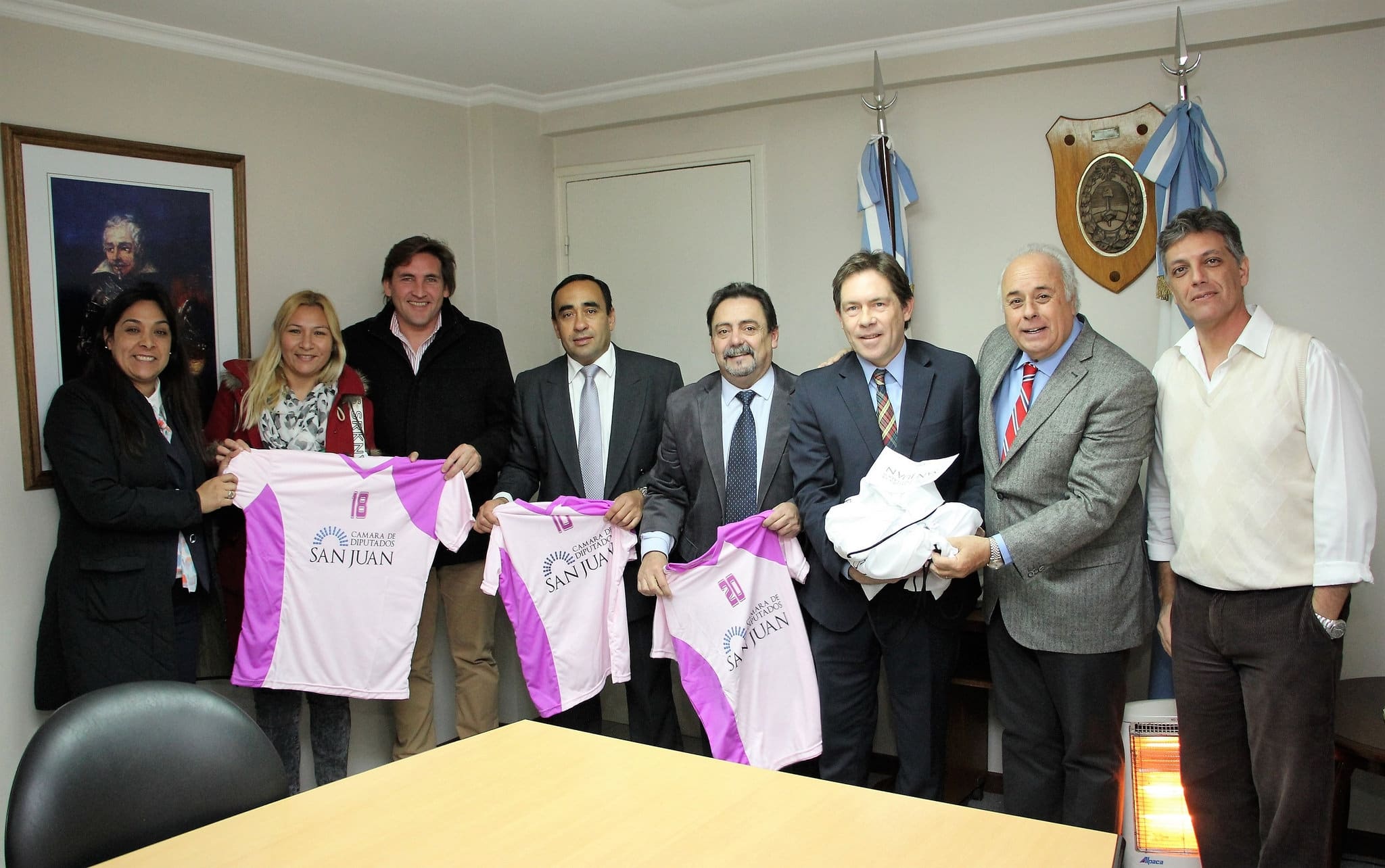 El vicegobernador Marcelo Lima en la entrega de diversos beneficios a instituciones deportivas, escolares y uniones vecinales. 