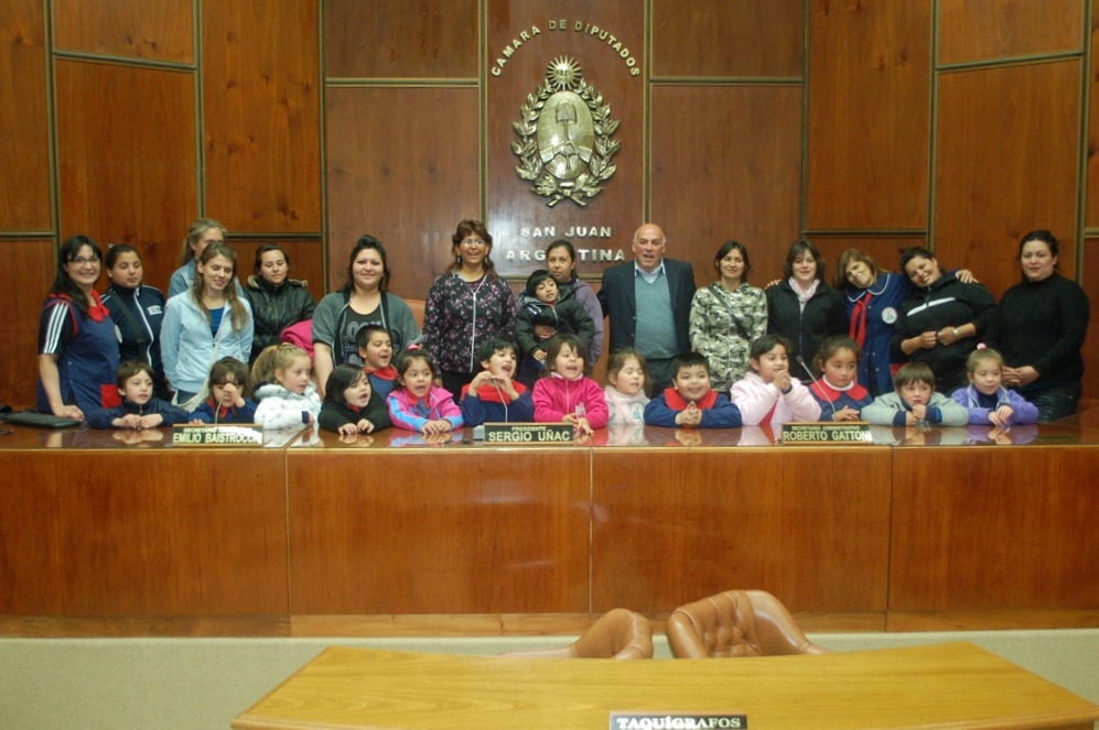 El diputado departamental por Angaco recibió a los pequeños en el Recinto
