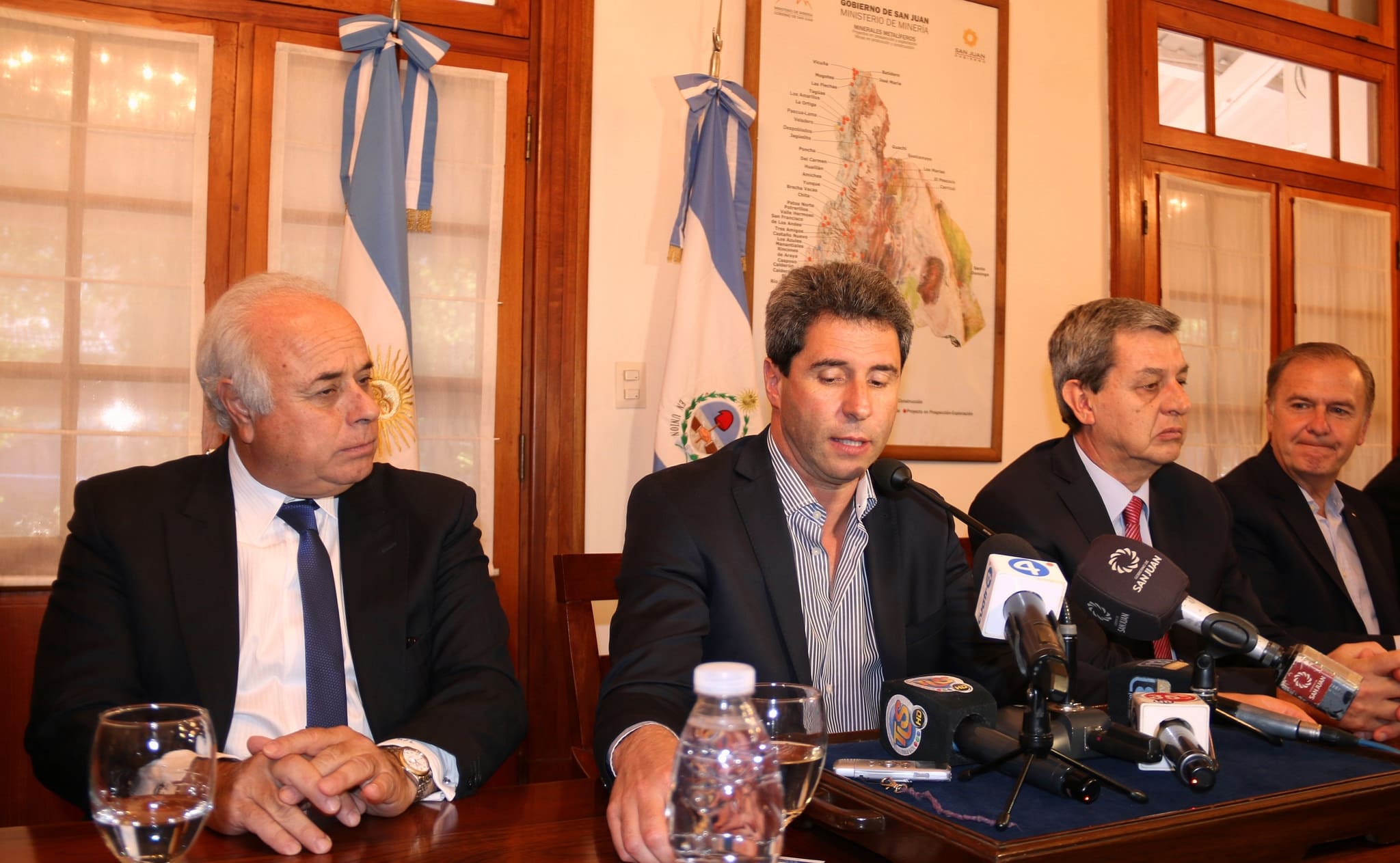 Firma de Convenio entre el Gobierno de la Provincia y la Confederación Argentina de la Pequeña y Mediana Empresa – CAME- Programa 12 Cuotas Ciudades de Frontera.