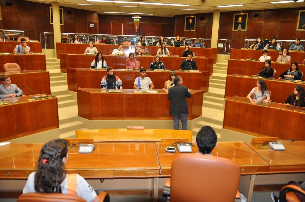 Los jóvenes conocieron detalles de la labor legislativa en el Recinto de Sesiones.