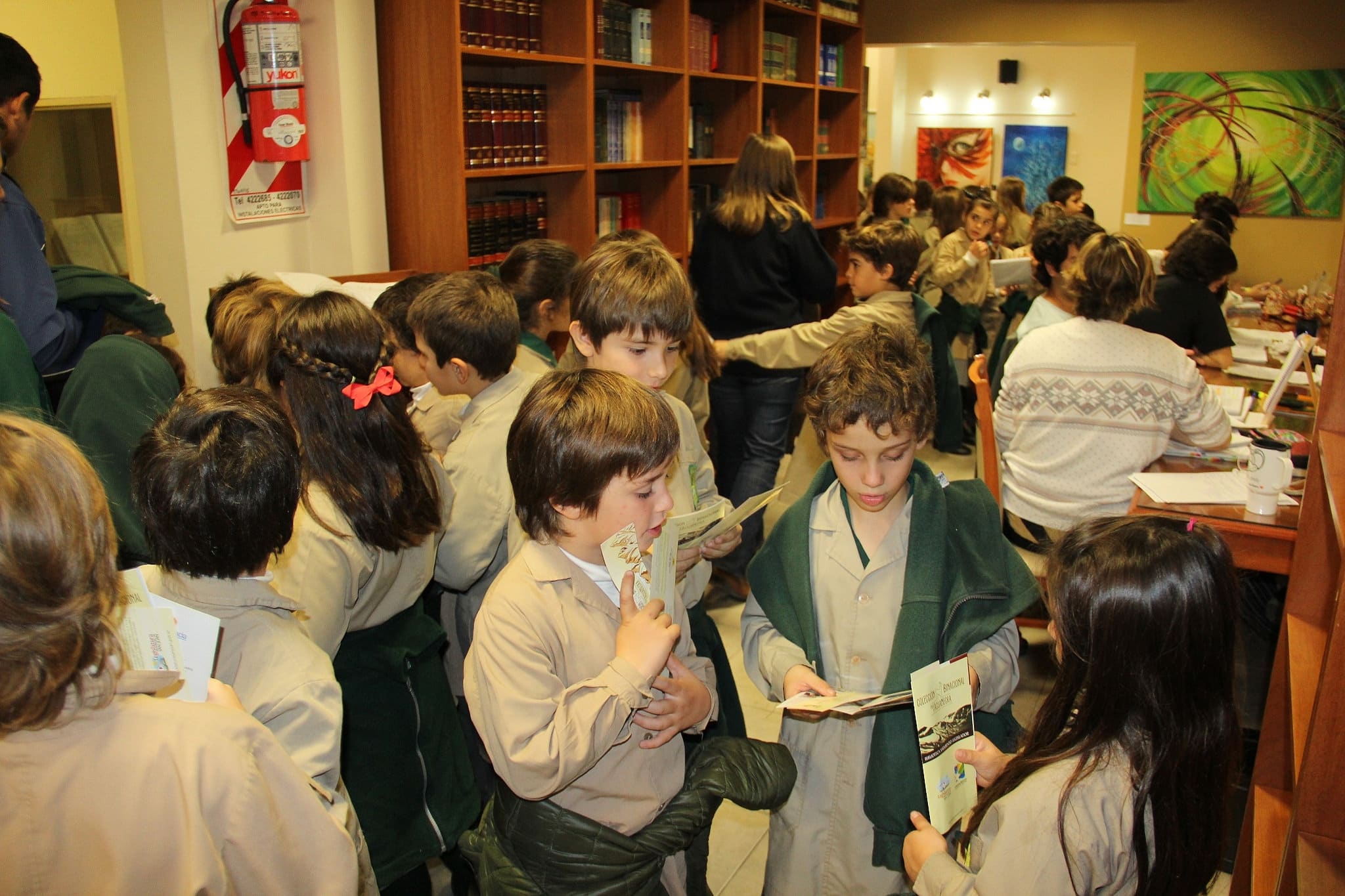 Los alumnos de la escuela Modelo conocieron la Biblioteca Sarmiento Legislador.