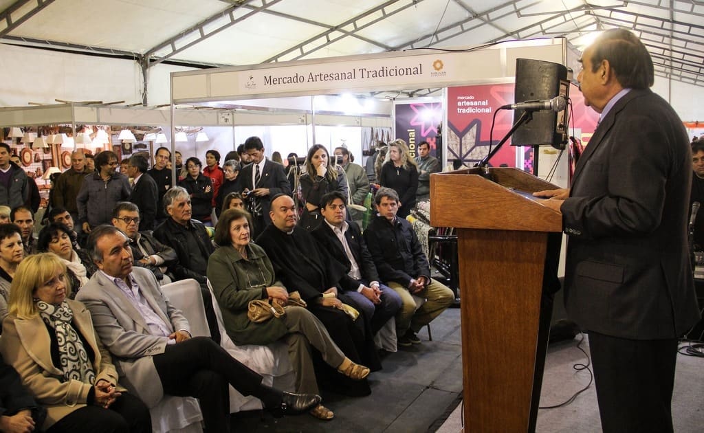 El vicepresidente primero de la Cámara de Diputados, Pedro Mallea, presidió la apertura de la XXI Feria Internacional de Artesanías. 