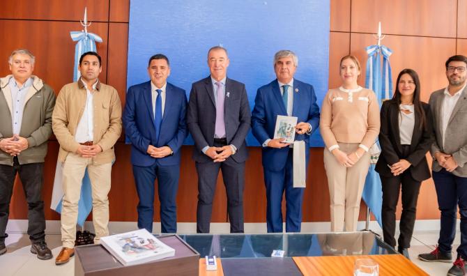 Autoridades de Monte Patria y Vicuña visitaron la Legislatura Provincial