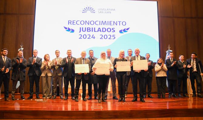 Reconocimientos en la previa al Día del Empleado Legislativo