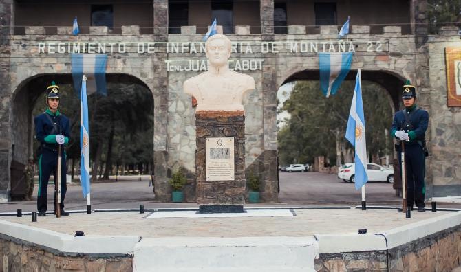Homenaje al Teniente Coronel Juan Manuel Cabot