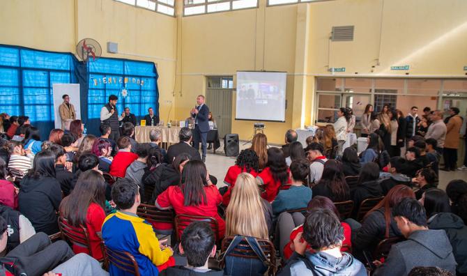 San Juan Escribe 2026 llegó a Rawson para convocar a nuevos talentos literarios