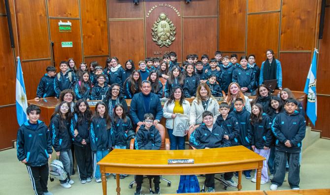 Desde Albardón llegaron a la Legislatura para conocer La Casa de Todos