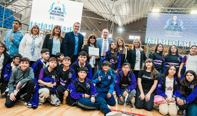 La Legislatura presente en la Feria Provincial de la Cultura Popular y el Libro en Rawson