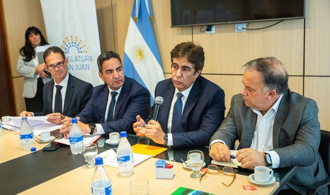 Diputados recibieron a ministros del Ejecutivo por el financiamiento de la Ruta 40 sur