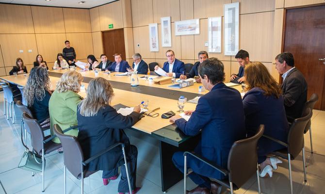 Analizan proyectos educativos y convenios del Ejecutivo