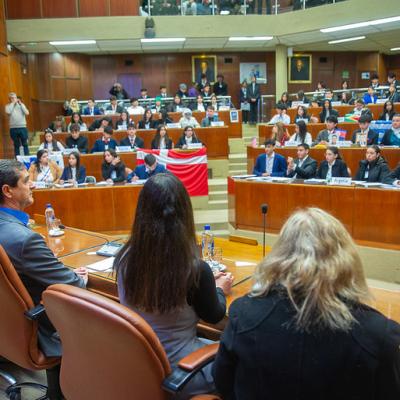 El Modelo de Naciones Unidas 2025 reunió a más de 150 jóvenes en la Casa de Todos