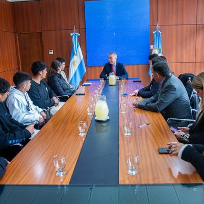 Estudiantes de Iglesia visitaron la Legislatura y fueron recibidos por el vicegobernador