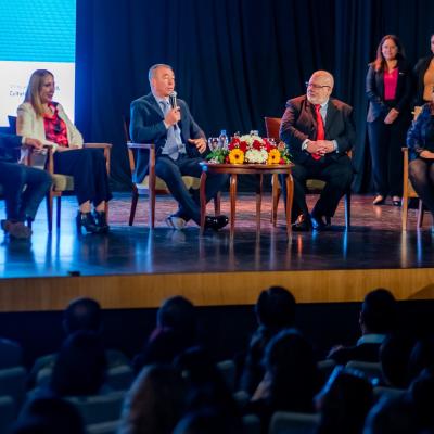 Docentes participaron de un seminario de capacitación en ceremonial escolar