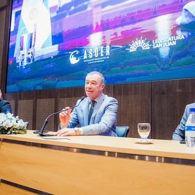 La Cámara de Diputados y ASCER brindaron un taller de Ceremonial y Protocolo para actos de colación
