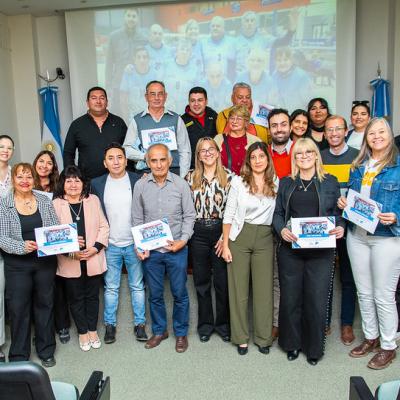 Reconocimiento al equipo de Newcom de Rawson tras su destacada actuación