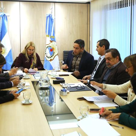 Legisladores deliberaron en comisiones 